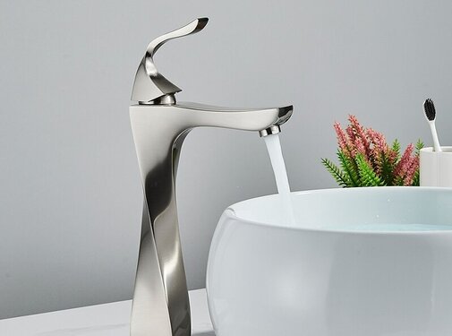 VALISA Hoog gedraaide design wastafel kraan geborsteld nikkel