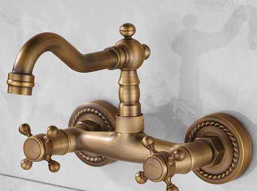 VALISA Wand mengkraan antiek dubbel handvat met draaibare uitloop laag