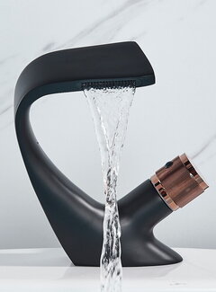 VALISA Sale | Mat zwarte Moderne Luxe Design Wastafel Mengkraan Creatieve Waterval Kraan