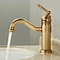 Wastafelmengkraan met robuust ontwerp en antieke uitstraling laag