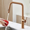 Bekijk hier onze : VALISA Hoge keuken mengkraan met modern design en uitrekbare spoelkop 3 standen geborsteld rosé goud