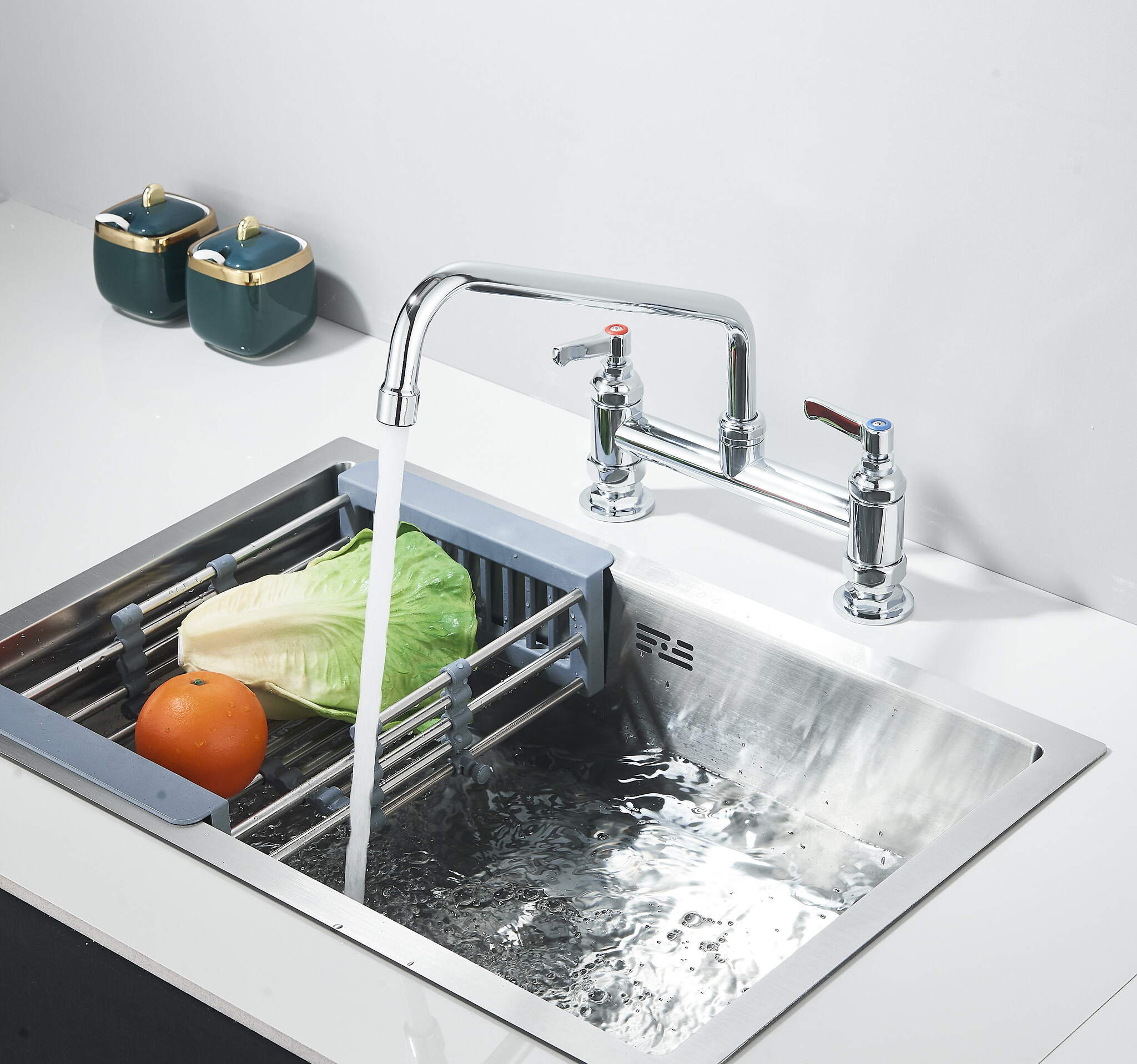 Shop nu deze Brugkraan 2-gats HOH 23.5cm met keramisch bovendeel hoge lange uitloop 2 hendels chroom op Valisa.nl