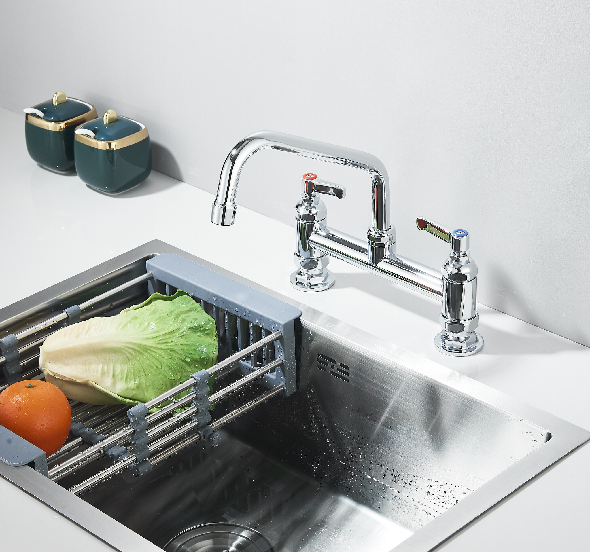 Shop nu deze Brugkraan 2-gats HOH 23.5cm met keramisch bovendeel hoge lange uitloop 2 hendels chroom op Valisa.nl