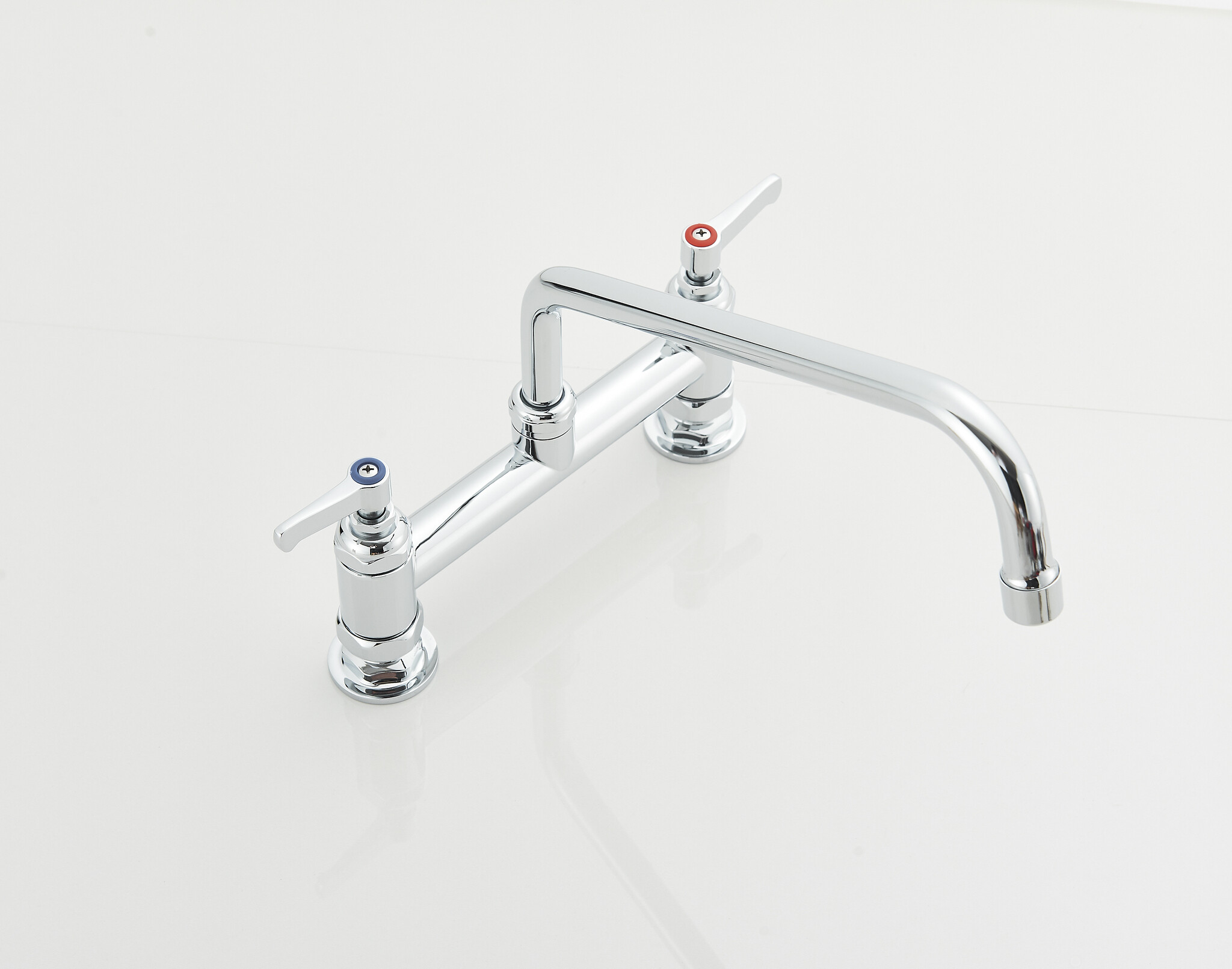 Shop nu deze Brugkraan 2-gats HOH 23.5cm met keramisch bovendeel hoge lange uitloop 2 hendels chroom op Valisa.nl