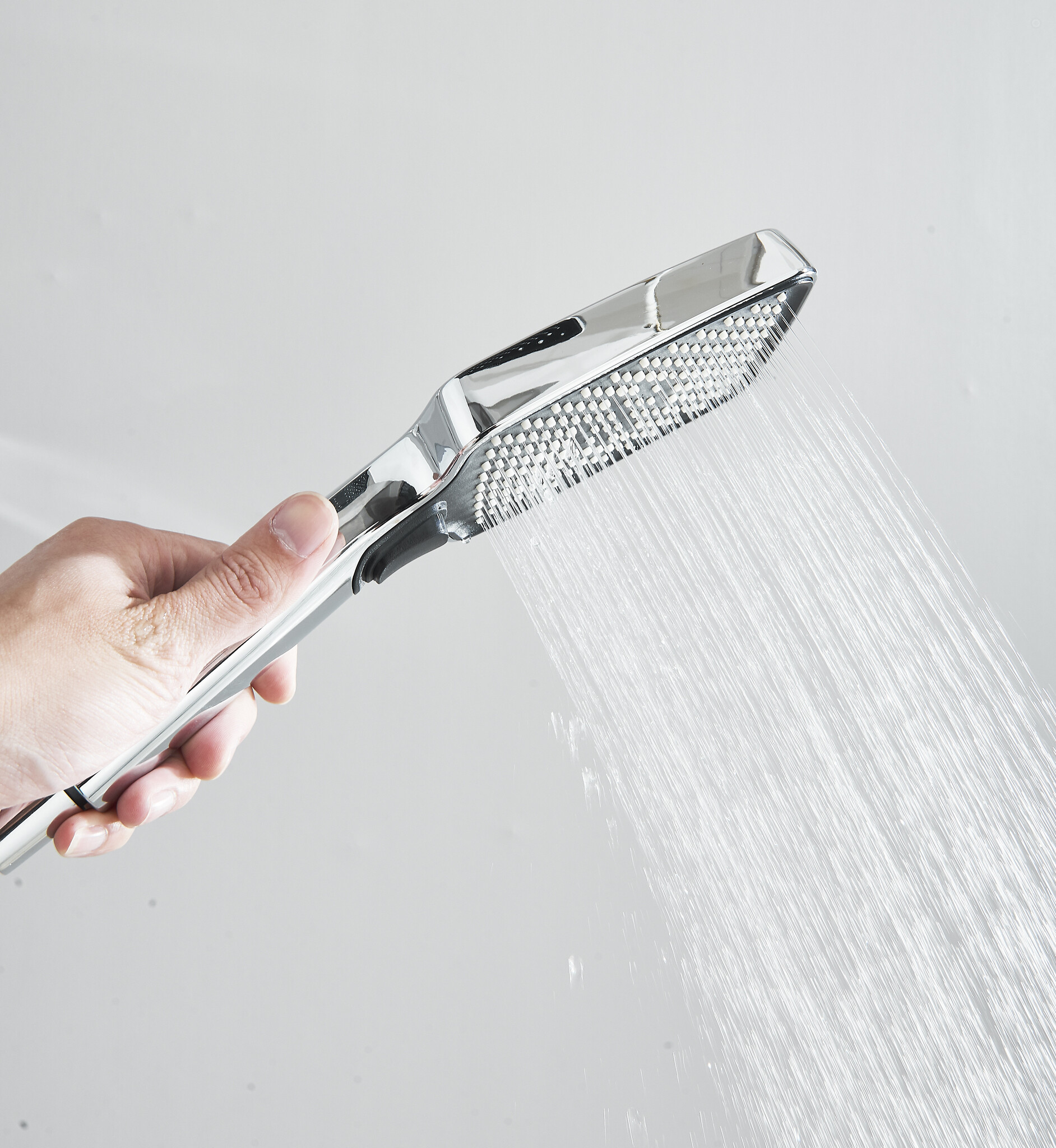 Shop nu deze Luxe modern design thermostaat douche set met digitaal display wit met chroom op Valisa.nl