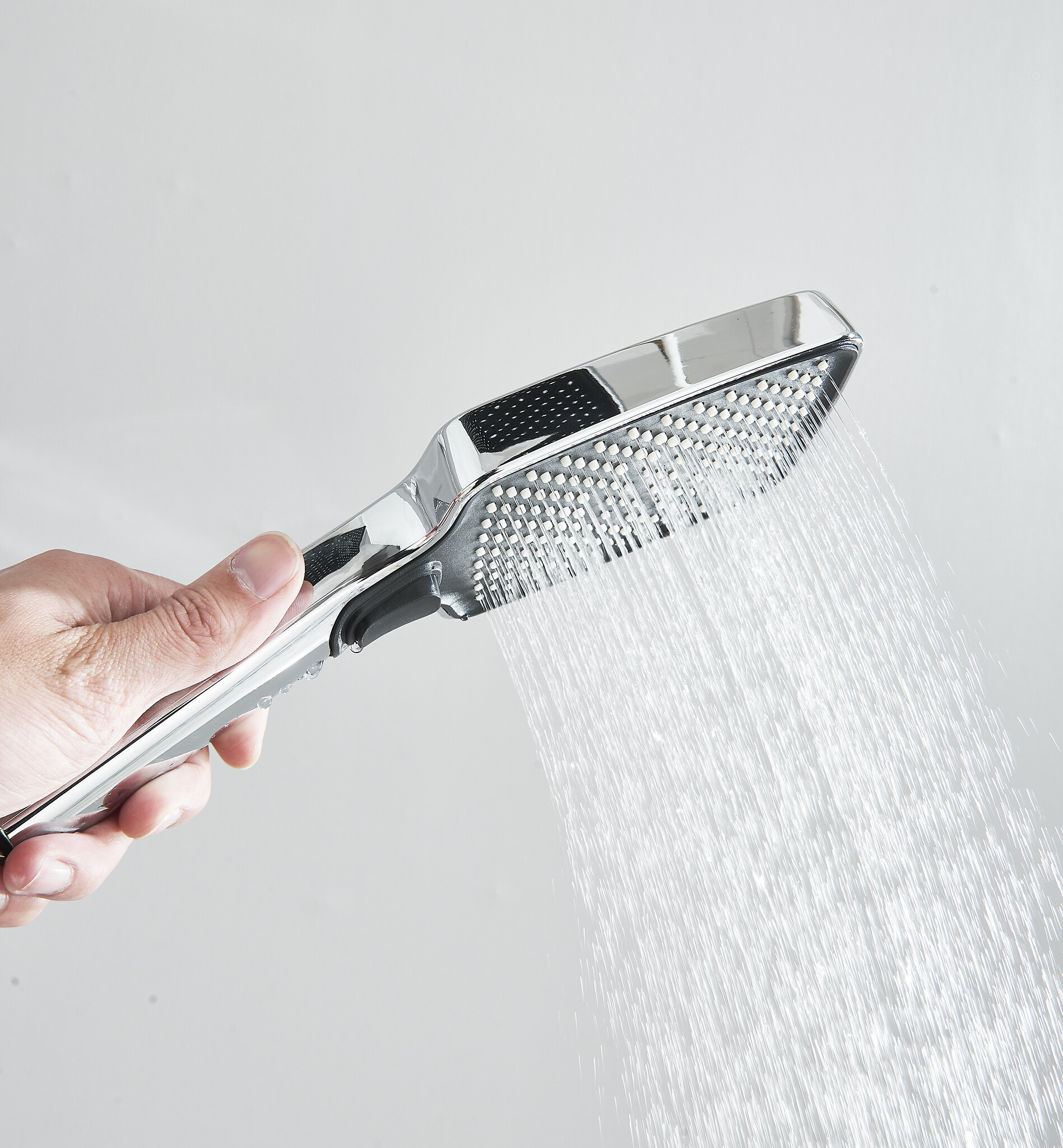 Shop nu deze Luxe modern design thermostaat douche set met digitaal display wit met chroom op Valisa.nl