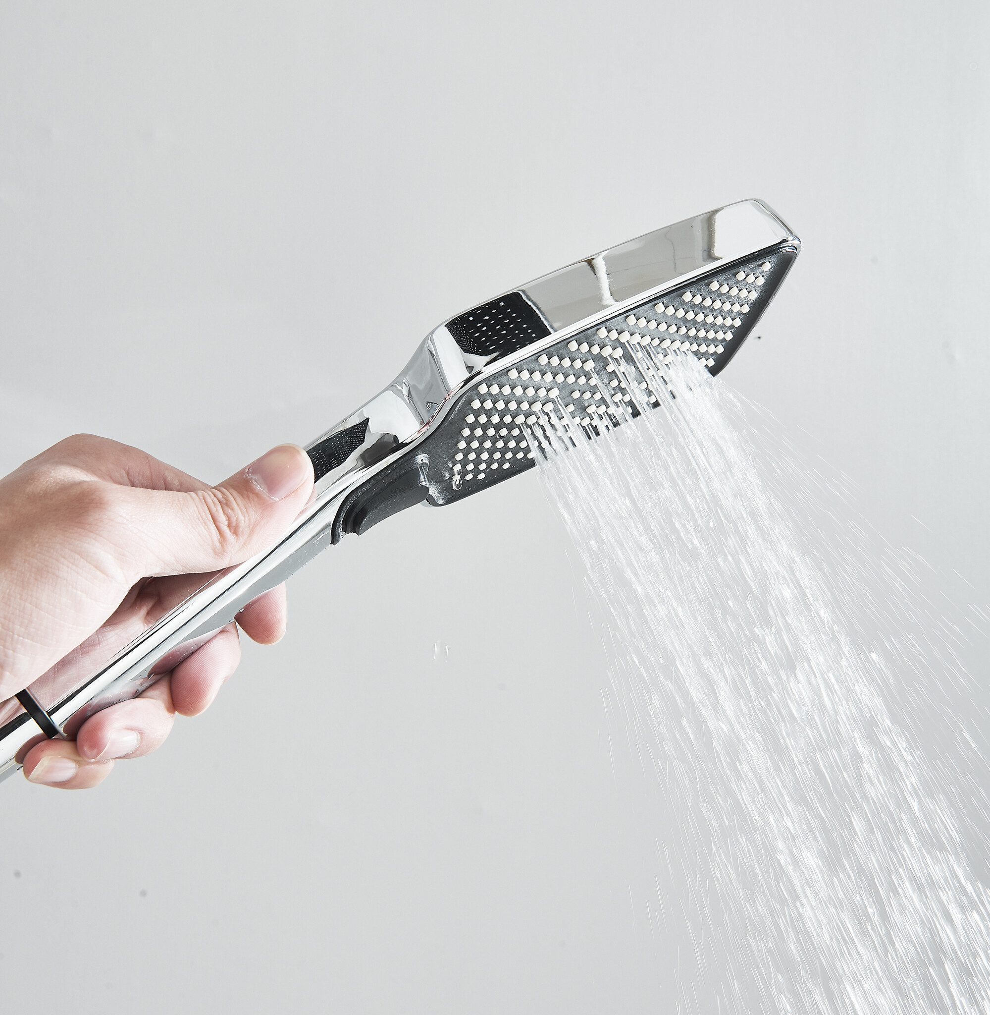 Shop nu deze Luxe modern design thermostaat douche set met digitaal display wit met chroom op Valisa.nl