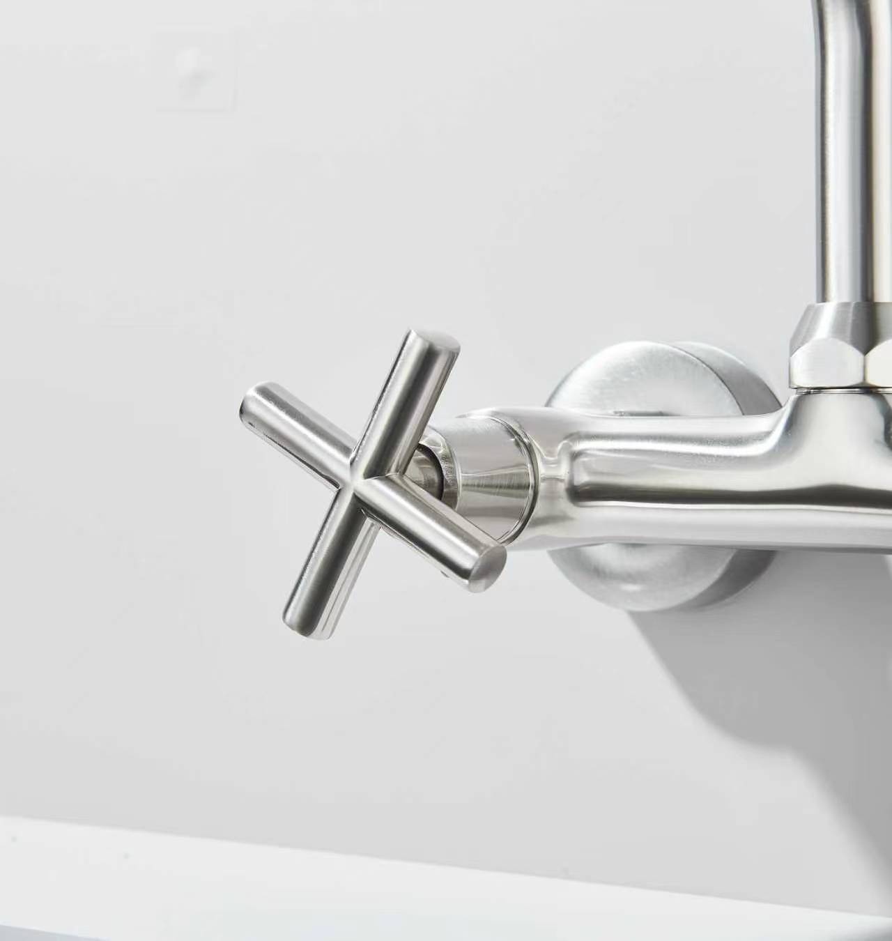 Shop nu deze Wandkraan Nikkel Mengkraan Draaibare Uitloop 32cm uitloop op Valisa.nl