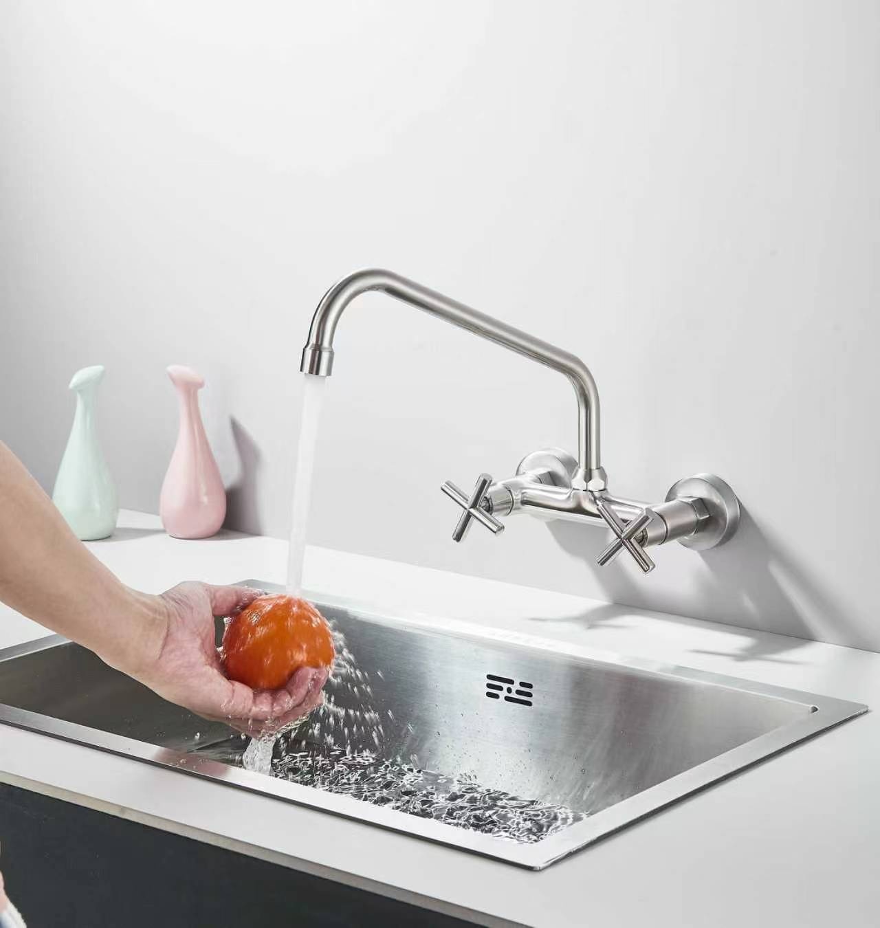 Shop nu deze Wandkraan Nikkel Mengkraan Draaibare Uitloop 32cm uitloop op Valisa.nl