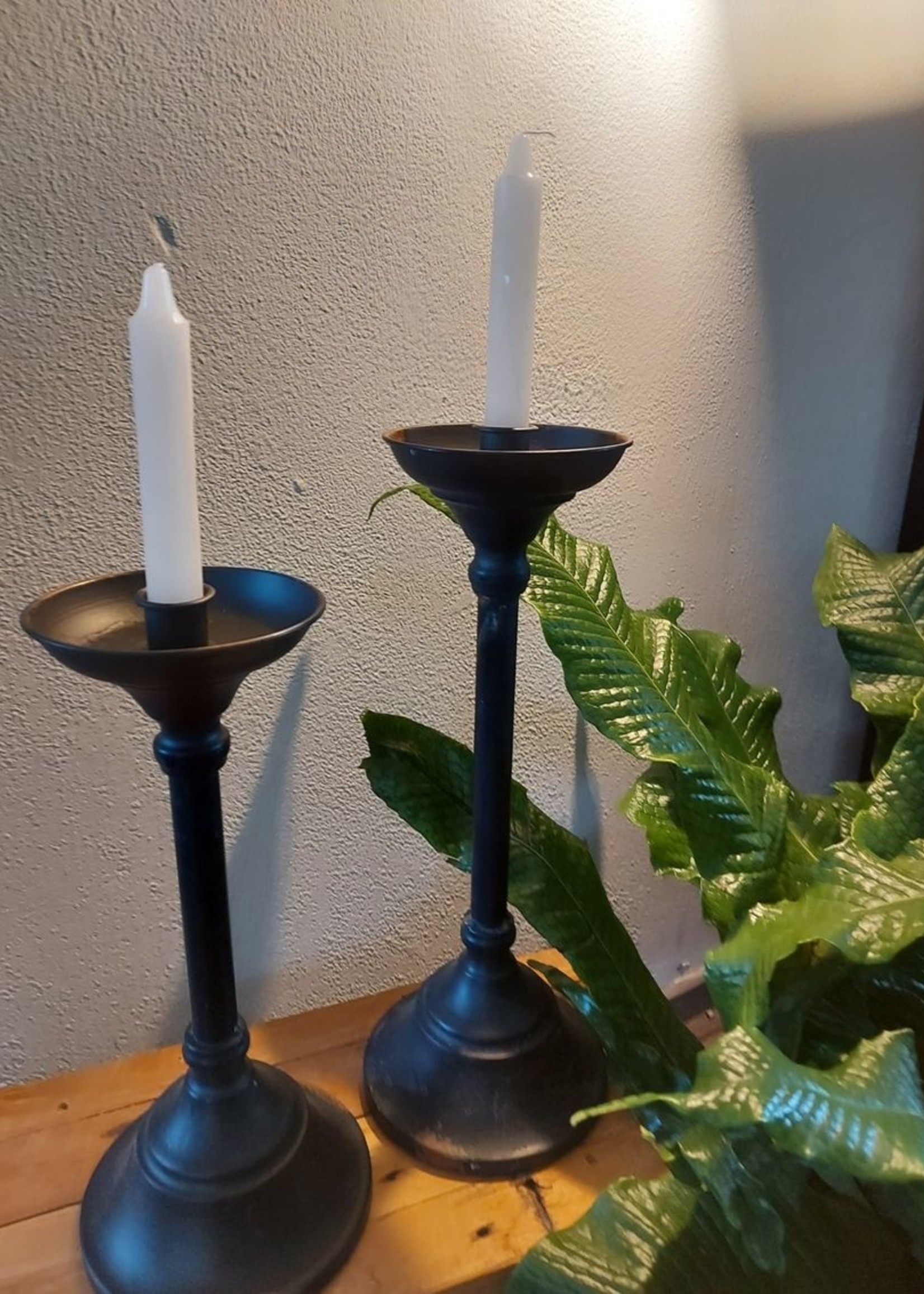 Metalen zwarte kandelaar groot  36.5 cm 20120