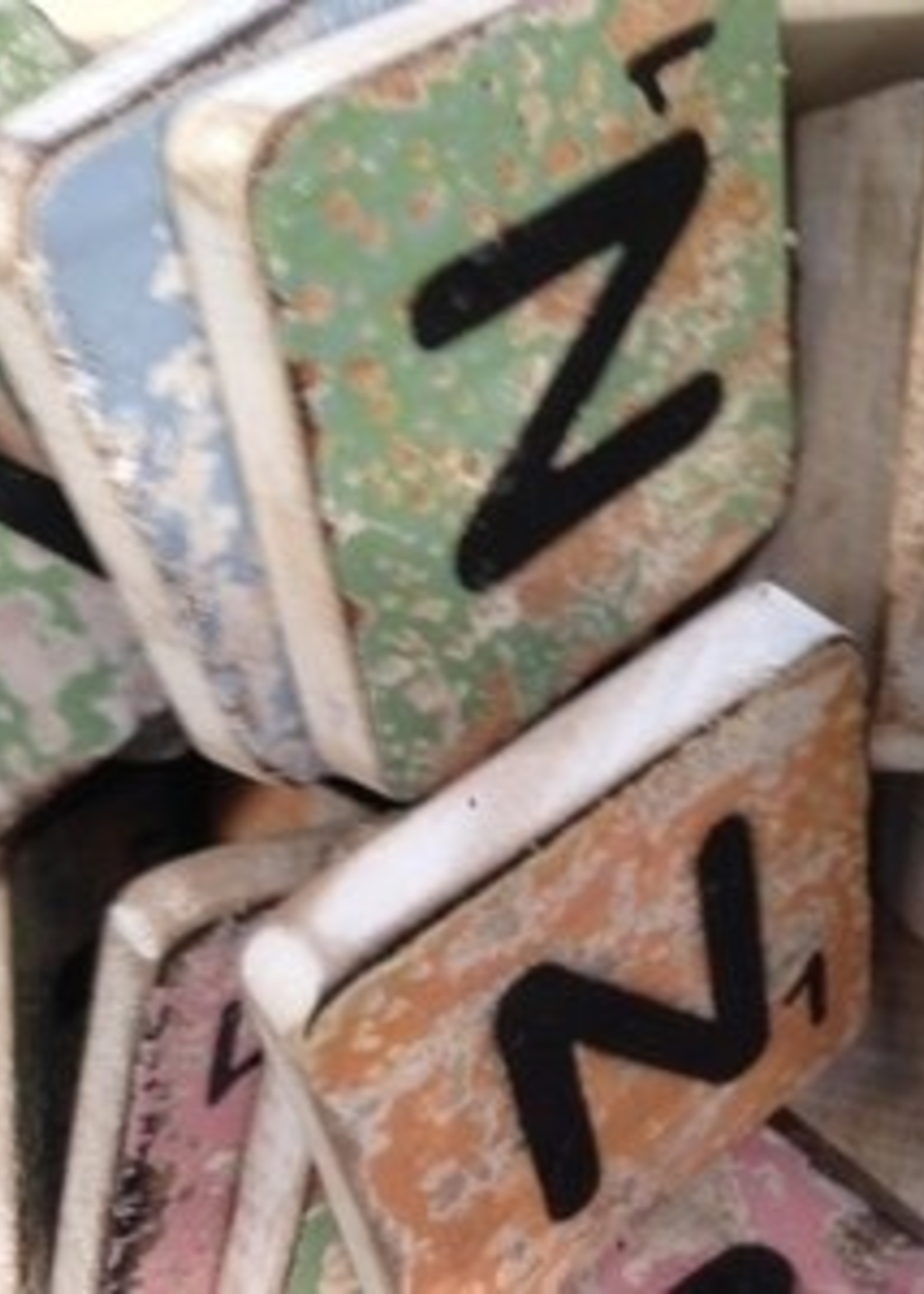 Is het is mooi Grommen houten letters & tekens Scrabble Letter N - Thils
