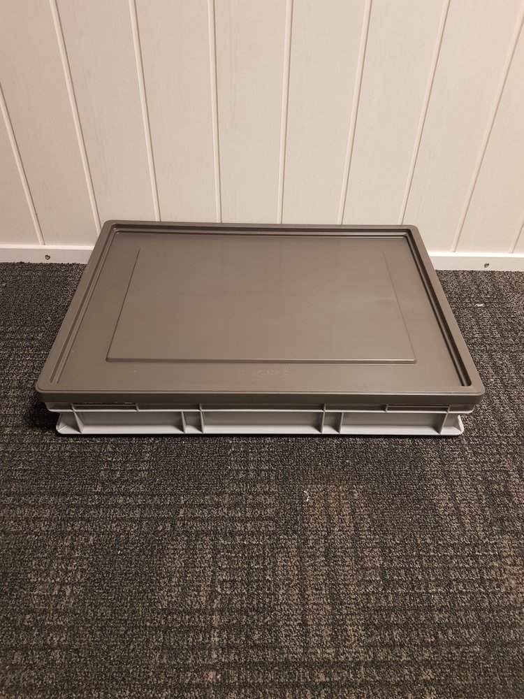 Emtrade Kunststof bak 800x600x120mm, grijs, met oplegdeksel, gesloten, vlakke bodem, licht gebruikt