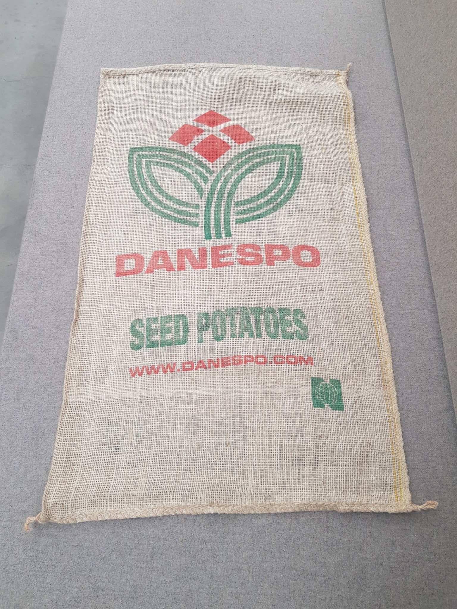 Jute zak misprint 25kg zak (870x520) Emtrade.nl