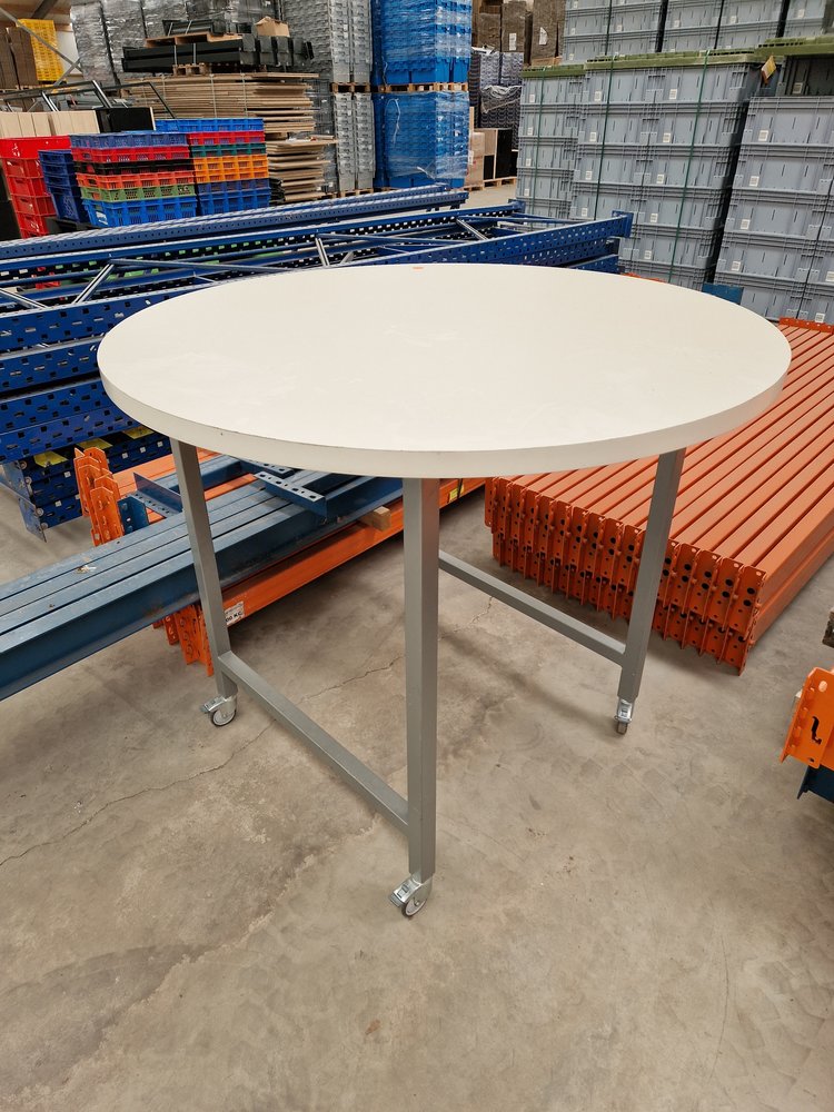 Emtrade Ronde statafel op wielen gebruikt Emtrade Ronde statafel op wielen gebruikt