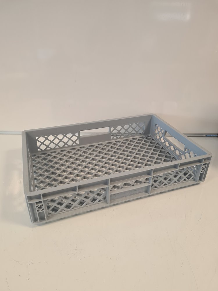 Auer Kunststof stapelkrat 60x40x12 grijs, PP, geperforeerd, gebruikt Auer Kunststof stapelkrat 60x40x12 grijs, PP, geperforeerd, gebruikt