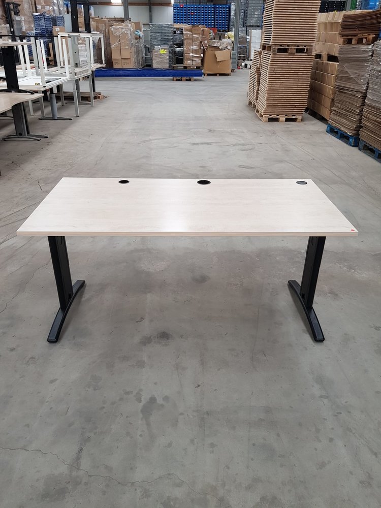 Emtrade Gebruikte bureau's naar keuze afhalen Emtrade Gebruikte bureau's naar keuze afhalen