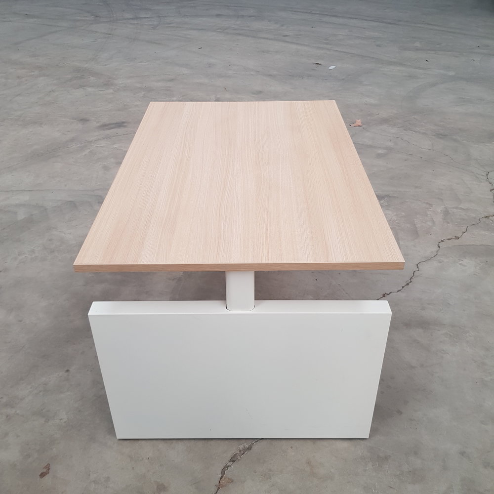 Bureau, 120x80 cm, eiken/wit, verstelbaar, gebruikt (B) Bureau, 120x80 cm, eiken/wit, verstelbaar, gebruikt (B)
