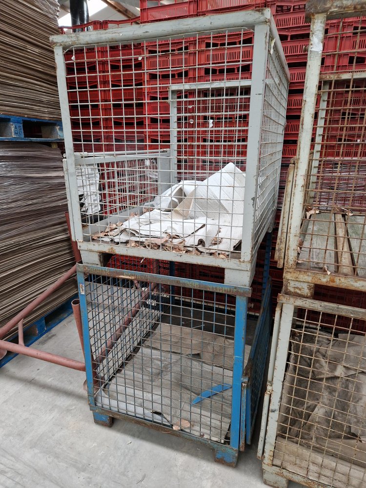 Gaascontainer/ gitterbox, gebruikt Gaascontainer/ gitterbox, gebruikt