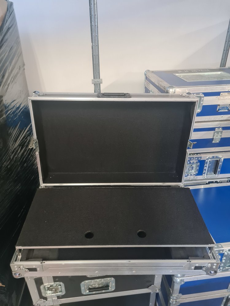 Flightcase 47x77x19 cm, afneembare deksel, zwart, gebruikt