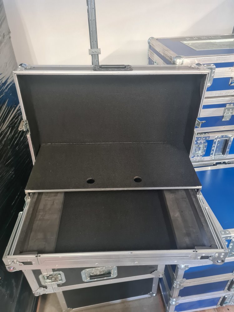 Flightcase 47x77x19 cm, afneembare deksel, zwart, gebruikt