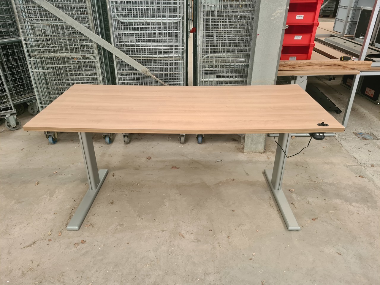 Elektrisch zit-sta bureau 80x180 cm, eiken/zilvergrijs, gebruikt