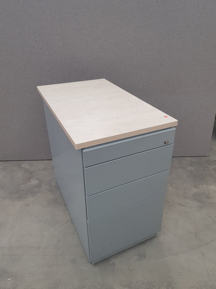 Ladeblok 81x47xH76 cm, zonder sleutel, eiken/grijs, 4 laden, gebruikt Ladeblok 81x47xH76 cm, zonder sleutel, eiken/grijs, 4 laden, gebruikt