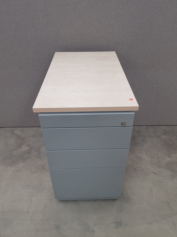 Ladeblok 81x47xH76 cm, zonder sleutel, eiken/grijs, 4 laden, gebruikt Ladeblok 81x47xH76 cm, zonder sleutel, eiken/grijs, 4 laden, gebruikt
