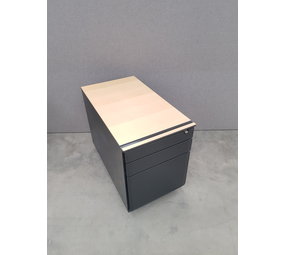 Ladenblok 76x42,5x58,5 cm, zonder sleutel, eiken/zwart, 3 laden, gebruikt Ladenblok 76x42,5x58,5 cm, zonder sleutel, eiken/zwart, 3 laden, gebruikt