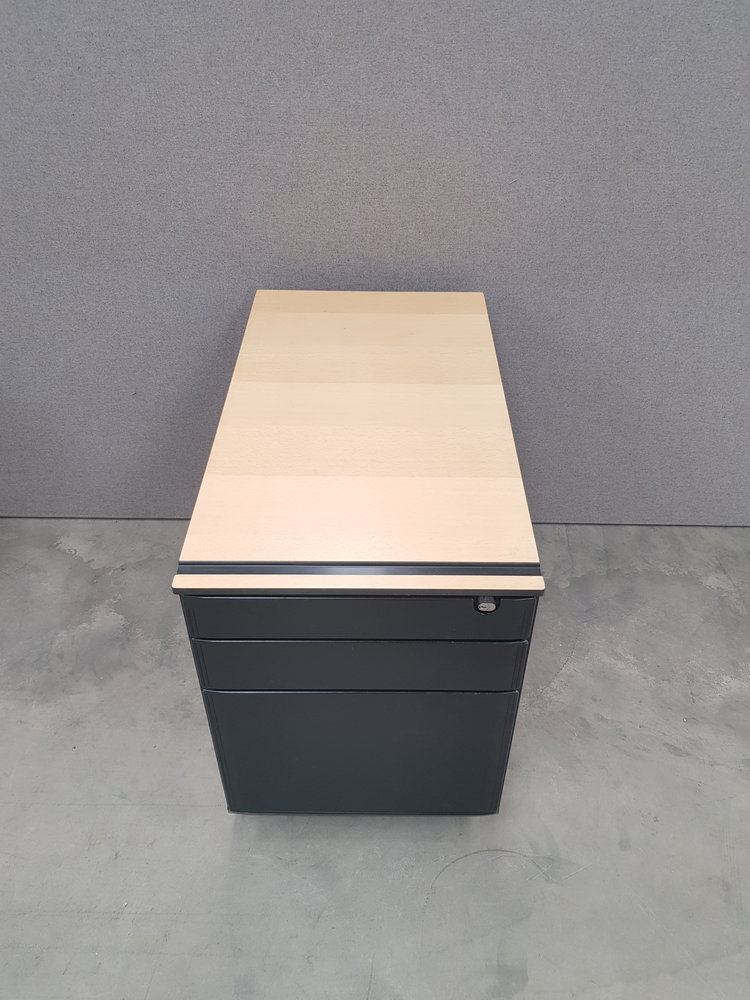 Ladenblok 76x42,5x58,5 cm, zonder sleutel, eiken/zwart, 3 laden, gebruikt Ladenblok 76x42,5x58,5 cm, zonder sleutel, eiken/zwart, 3 laden, gebruikt