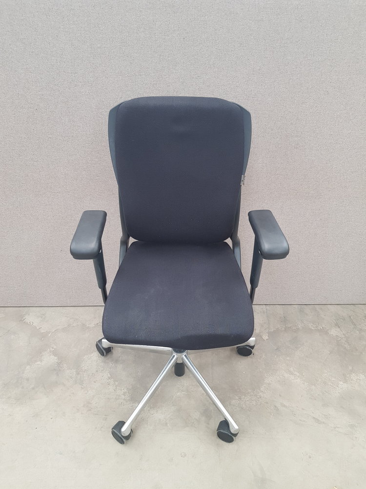 Ahrend Bureaustoel, zwart, verstelbaar, gebruikt Ahrend Bureaustoel, zwart, verstelbaar, gebruikt