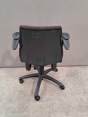 BMA Bureaustoel BMA Axia, lage rug, 4D armpads, zwart, gebruikt BMA Bureaustoel BMA Axia, lage rug, 4D armpads, zwart, gebruikt