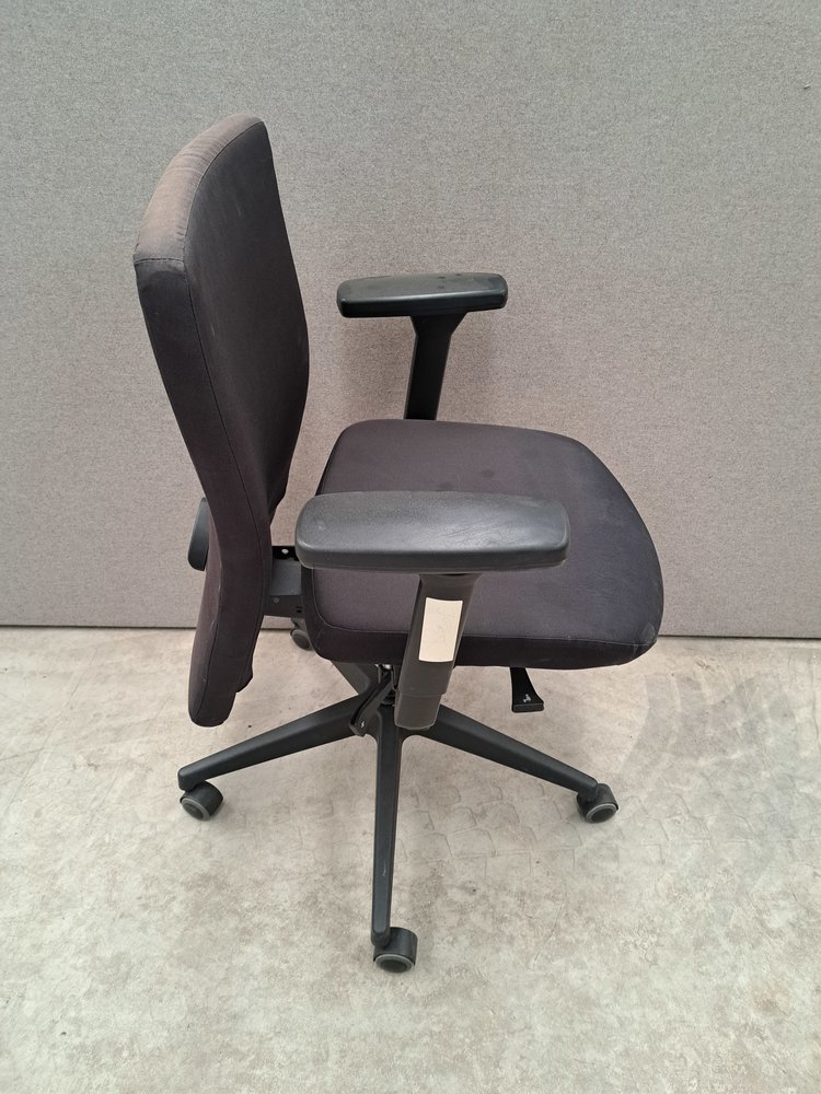 Interstuhl Bureaustoel Interstuhl Air, zwart, gebruikt Interstuhl Bureaustoel Interstuhl Air, zwart, gebruikt