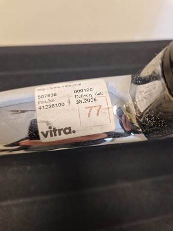 Vitra Eames Vitra Eames EA 108 vergaderstoel op wielen Vitra Eames Vitra Eames EA 108 vergaderstoel op wielen