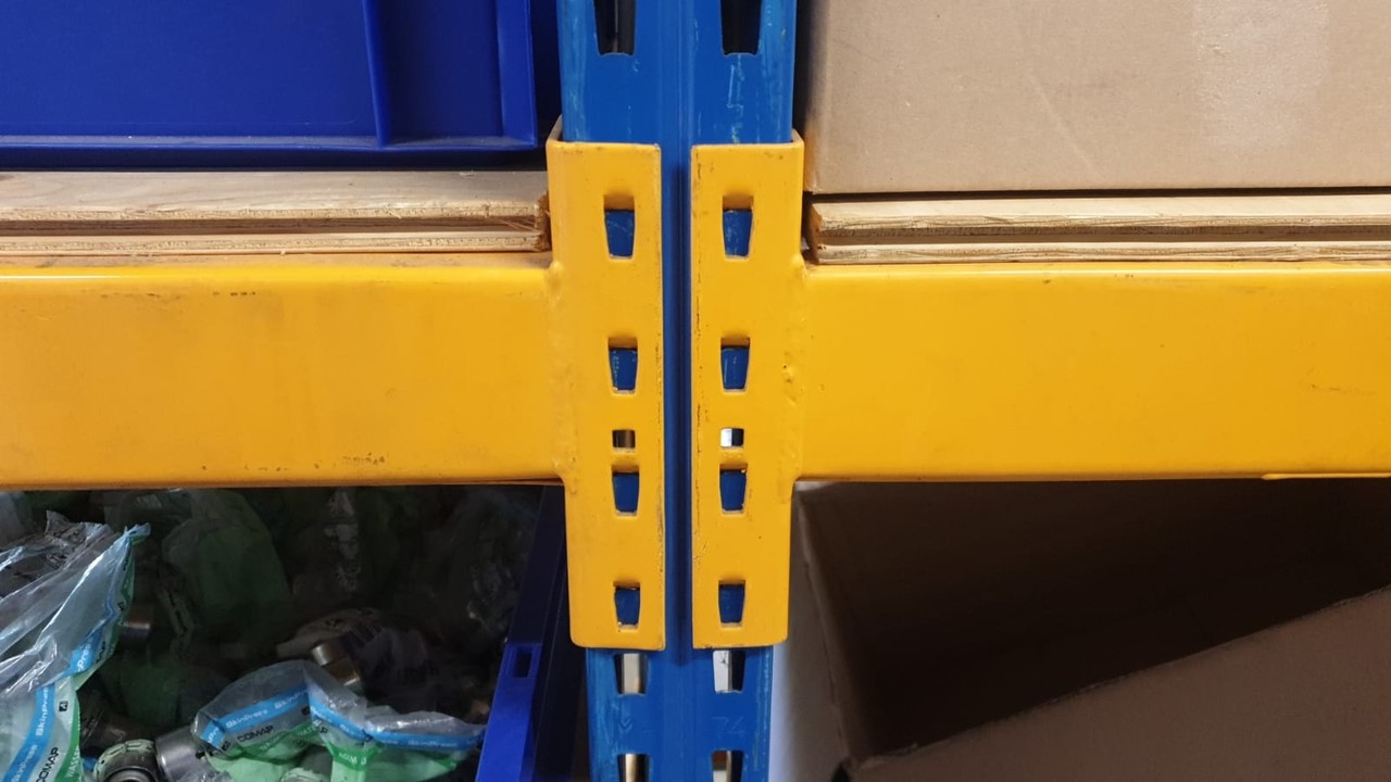 Esmena Ligger Jungheinrich Esmena 2700x100x40mm, gebruikt