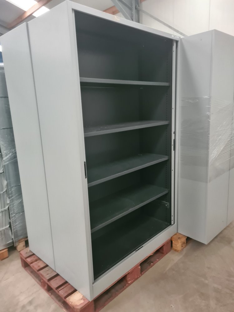 Voortman Voortman Roldeurkast 120x45x195 cm, grijs aluminium, gebruikt