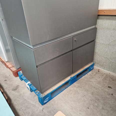 Directie dressoir meubel met glasplaat B232xH70xD58, gebruikt Directie dressoir meubel met glasplaat B232xH70xD58, gebruikt