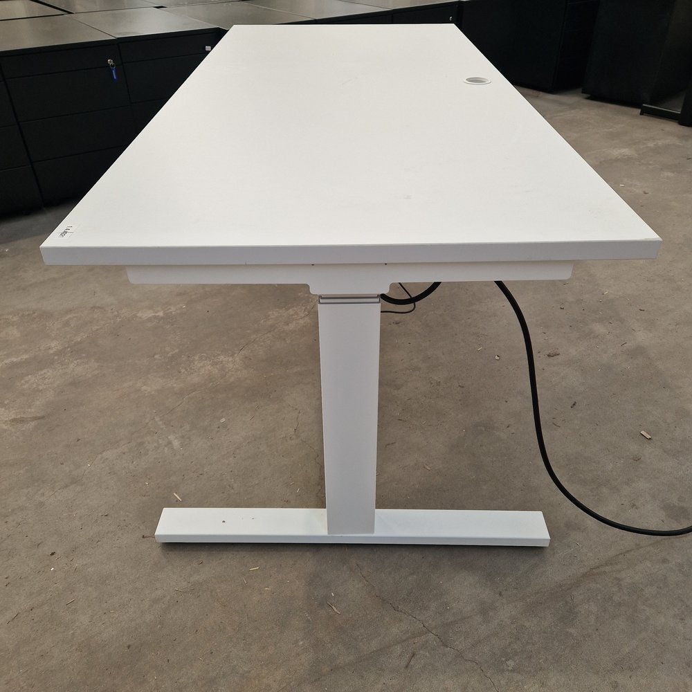 Zit-sta bureau 180x80cm elektrisch verstelbaar wit/wit, gebruikt
