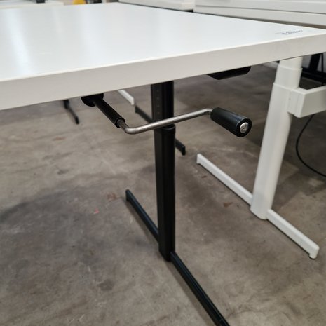 Vepa Vepa Step 1 Bureau 180x80cm slinger zwart/wit, gebruikt Vepa Vepa Step 1 Bureau 180x80cm slinger zwart/wit, gebruikt