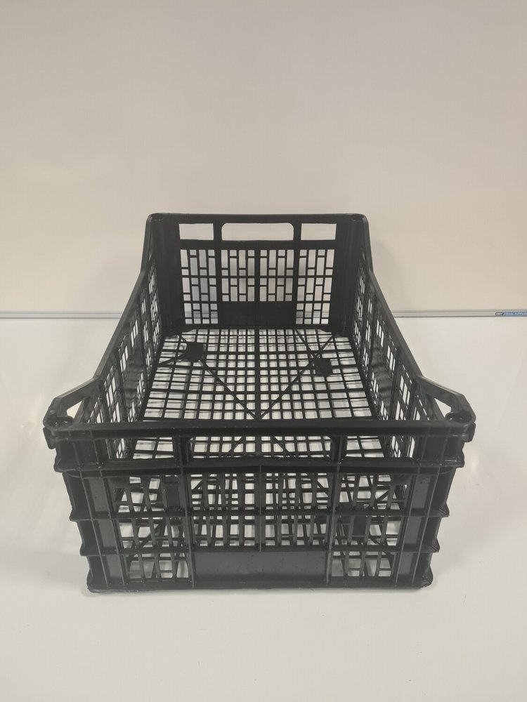 Emtrade 60x40x17 lichtgewicht krat, zwart, PP, geperforeerd, gebruikt Emtrade 60x40x17 lichtgewicht krat, zwart, PP, geperforeerd, gebruikt