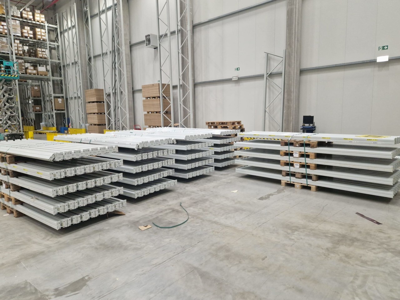 Polypal Minipal Grootvakstelling B3400 x D1000 x H2000 mm grijs, licht gebruikt Polypal Minipal Grootvakstelling B3400 x D1000 x H2000 mm grijs, licht gebruikt