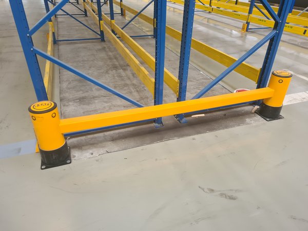 A-Safe A-Safe aanrijdbeveiliging dubbel 250cm met 1 ligger, gebruikt A-Safe A-Safe aanrijdbeveiliging dubbel 250cm met 1 ligger, gebruikt