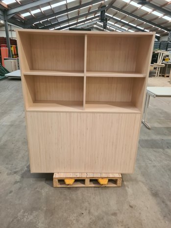 Kantoor kast hout B120xD40xH150 cm, gebruikt Kantoor kast hout B120xD40xH150 cm, gebruikt