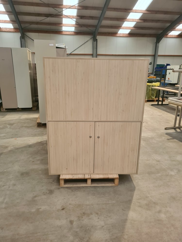 Kantoor kast hout B120xD40xH150 cm, gebruikt Kantoor kast hout B120xD40xH150 cm, gebruikt