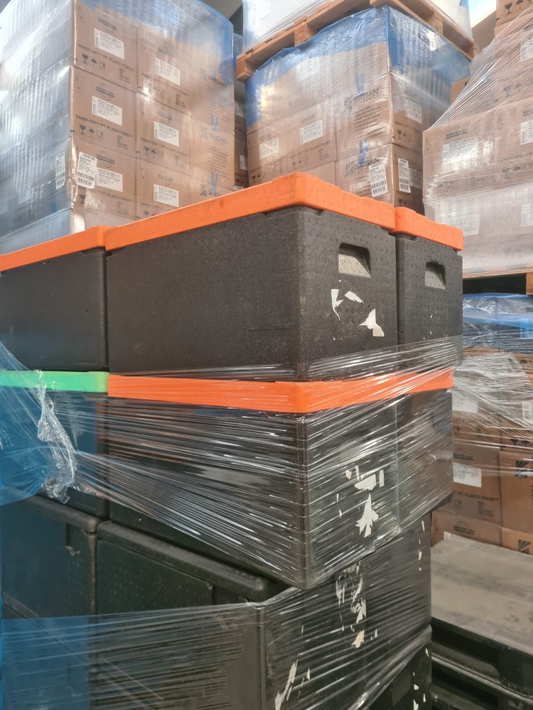 EPP Thermobox Oranje/Groene deksel 68 x 38 x 40 cm, gebruikt EPP Thermobox Oranje/Groene deksel 68 x 38 x 40 cm, gebruikt