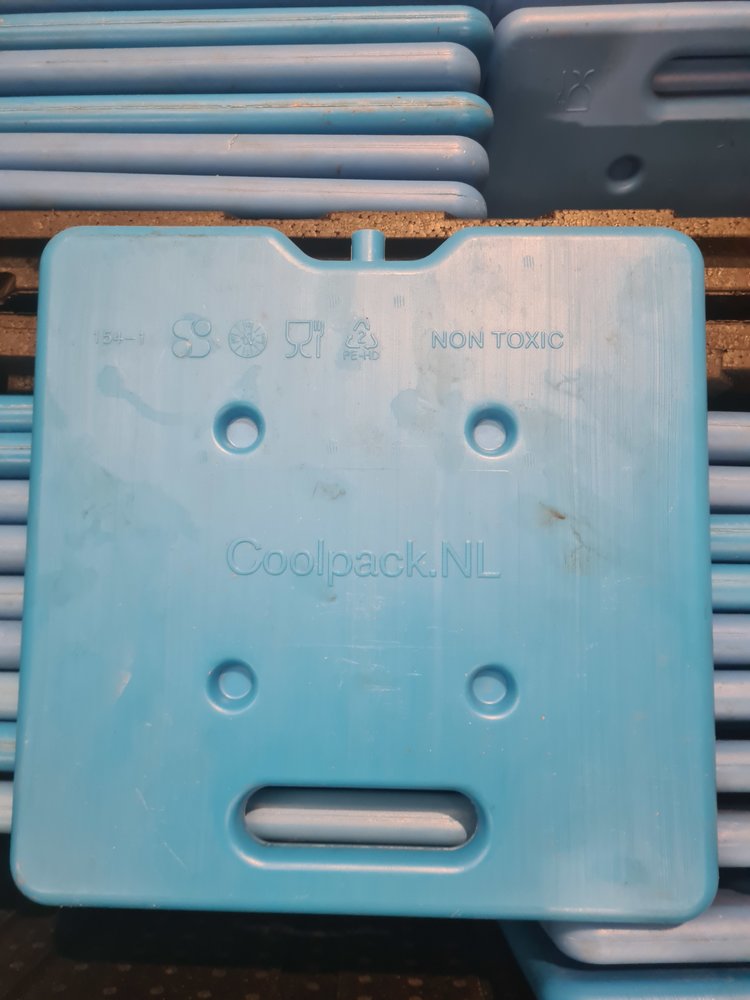 EPP Thermobox Oranje/Groene deksel 68 x 38 x 40 cm, gebruikt EPP Thermobox Oranje/Groene deksel 68 x 38 x 40 cm, gebruikt