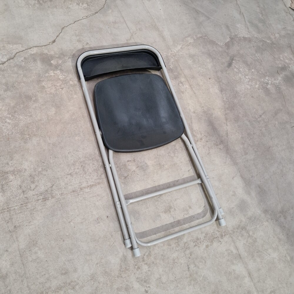 Wagen met 62 klapstoelen, gebruikt