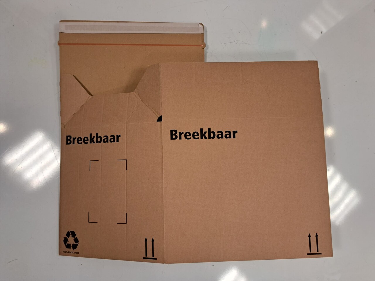 Verzenddoos 394x295x324mm fefco 0701 enkelgolf met enkele plakstrip, nieuw Verzenddoos 394x295x324mm fefco 0701 enkelgolf met enkele plakstrip, nieuw