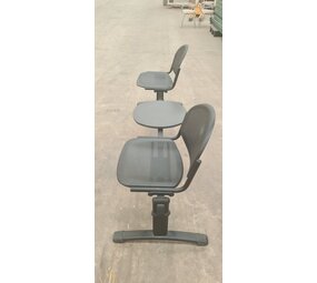 Metalen Wachtkamerzitje, 2 stoelen en tafel, zwart, gebruikt Metalen Wachtkamerzitje, 2 stoelen en tafel, zwart, gebruikt