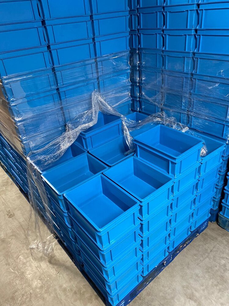 Stapelbak 40x30x17 blauw, gebruikt Stapelbak 40x30x17 blauw, gebruikt