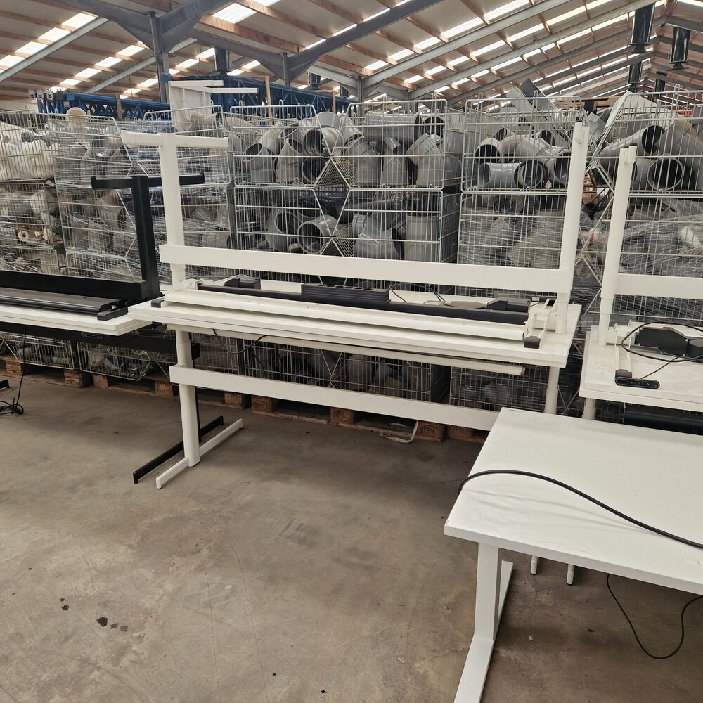 Vepa Vepa Step 1 elektrisch zit-sta bureau 180x80cm, gebruikt Vepa Vepa Step 1 elektrisch zit-sta bureau 180x80cm, gebruikt